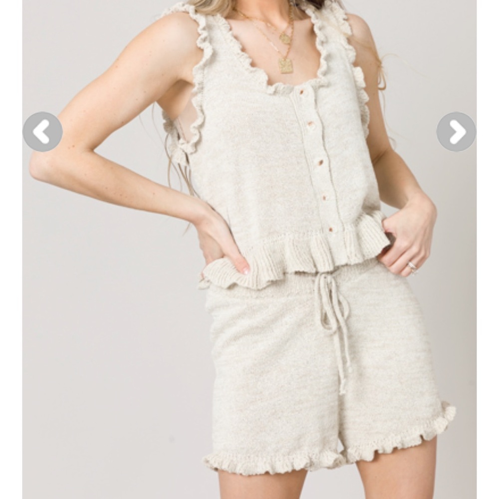Oatmeal Ruffle Set